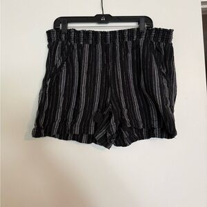 Briggs New York Black and Gray Striped Women's Shorts